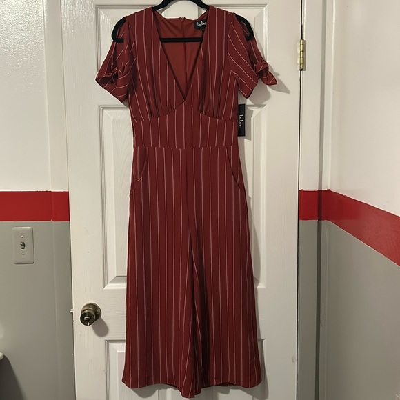 Lulus Pants - Lulu’s jump suit size small